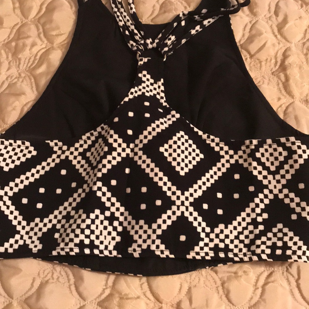 Top - Picture 2 of 2